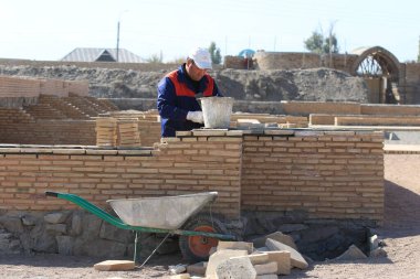 Taraz 'ın antik yerleşim yeri eşsiz bir arkeolojik alandır. Taraz 'ın kültürel katmanları 1.-19. yüzyıllara dayanıyor. 5.10.2015