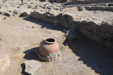 Taraz 'ın antik yerleşim yeri eşsiz bir arkeolojik alandır. Taraz 'ın kültürel katmanları 1.-19. yüzyıllara dayanıyor. 5.10.2015