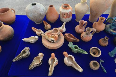 Taraz 'ın antik yerleşim yeri eşsiz bir arkeolojik alandır. Taraz 'ın kültürel katmanları 1.-19. yüzyıllara dayanıyor. 5.10.2015