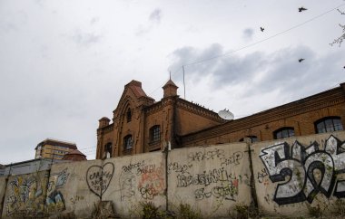 Semey, eski adıyla Semipalatinsk, yeni kurulan Abay bölgesinde yer almaktadır. Burası Kazakistan 'ın en eski şehirlerinden biridir. 22.04.2022