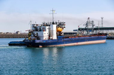 Aktau limanı Hazar Denizi 'nin doğu kıyısında yer almaktadır ve çeşitli malların uluslararası taşımacılığına yöneliktir. 17 Ağustos. 2018
