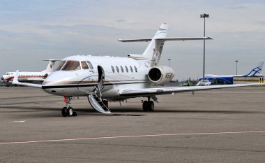 Almaty Uluslararası Havalimanı, Air Astana 'nın ana merkezi olan Kazakistan' ın en büyük uluslararası havaalanıdır. 13 Nisan. 2008