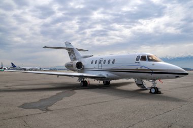 Almaty Uluslararası Havalimanı, Air Astana 'nın ana merkezi olan Kazakistan' ın en büyük uluslararası havaalanıdır. 13 Nisan. 2008