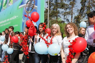 Almatı 'daki Kazakistan' da Uluslararası İşçi Bayramı, pek çok ülkede İşçi Bayramı olarak da bilinir ve genellikle Mayıs Bayramı olarak adlandırılır. Mayıs. Bir. 2011.