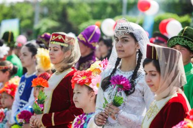 Almatı 'daki Kazakistan' da Uluslararası İşçi Bayramı, pek çok ülkede İşçi Bayramı olarak da bilinir ve genellikle Mayıs Bayramı olarak adlandırılır. Mayıs. Bir. 2011.
