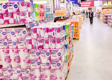 Kazakistan, Almaty 'deki en büyük Alman alışveriş merkezi. Eylül. 26 yaşında. 2010