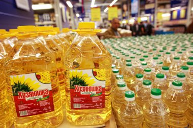 Kazakistan, Almaty 'deki en büyük Alman alışveriş merkezi. Eylül. 26 yaşında. 2010