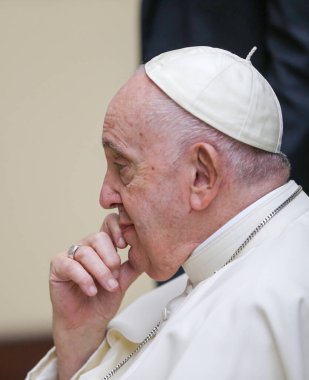 Astana, Kazakistan 'daki Roma Katolik Kilisesi' nin başı, Papa Francis. 14 Eylül. 2022