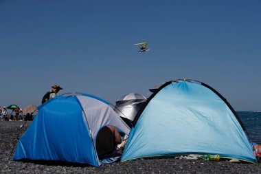 Alakol Gölü, Kazakistan 'ın orta kesiminde, Almaty ve Shyghyz bölgelerinin bir parçası olan BalkhashAlakol Havzası' nda yer alan bir göldür. 3 Ağustos 2023