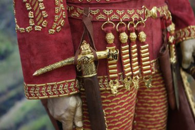 Altın bir adamın giysisi, Saka savaşçısı..