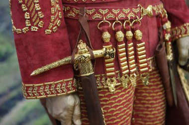 Altın bir adamın giysisi, Saka savaşçısı..