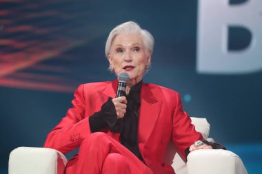 Mayıs Musk Almaty 'deki Kadın Forumu' nu ziyaret etti. Kazakistan, 17 Ekim 2024