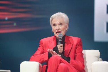 Mayıs Musk Almaty 'deki Kadın Forumu' nu ziyaret etti. Kazakistan, 17 Ekim 2024