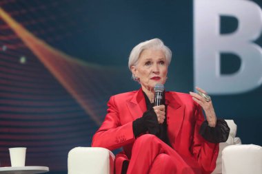 Mayıs Musk Almaty 'deki Kadın Forumu' nu ziyaret etti. Kazakistan, 17 Ekim 2024