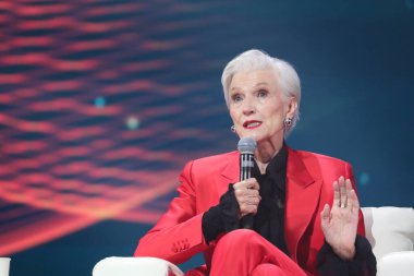Mayıs Musk Almaty 'deki Kadın Forumu' nu ziyaret etti. Kazakistan, 17 Ekim 2024