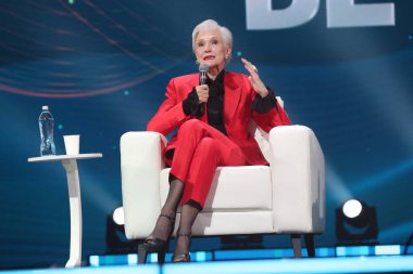 Mayıs Musk Almaty 'deki Kadın Forumu' nu ziyaret etti. Kazakistan, 17 Ekim 2024