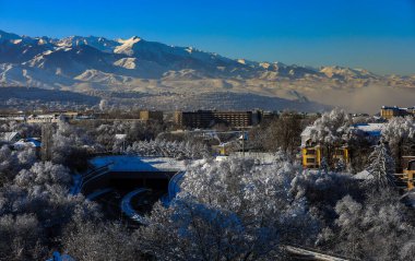 Almaty, neredeyse 70 yıldır Kazakistan 'ın başkenti olan ülkenin en büyük şehridir..