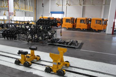 1. Çin 'de kamyon üretimi. Ağustos 2013