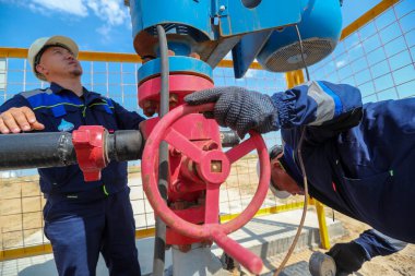 Atyrau bölgesindeki havalimanı petrol sahası, Kazakistan .22.10.2024