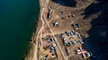 Ili Nehri, Çin 'in kuzeybatısında ve Kazakistan' ın güneydoğusunda bir nehirdir. Xinjiang Uygur Özerk Bölgesi 'nin Ili Kazak Özerk Bölgesi' nden Kazakistan 'ın Almaty Bölgesi' ne akar..