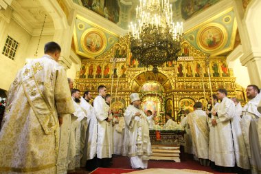 Kazakistan 'daki Vonesensky Katedrali yakınlarındaki parkta paskalya. 20.04.2014