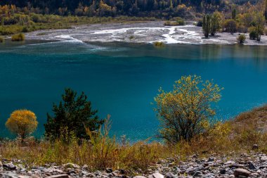 Issyk Gölü, Kazakistan 'da Issyk Nehri tarafından beslenen bir göldür..