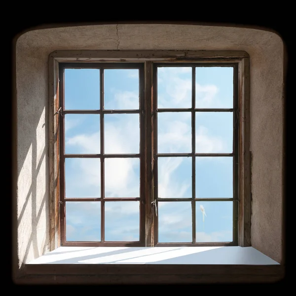 Cadre Fenêtre Bois Traditionnel Intérieur Avec Ciel Bleu Vif Extérieur — Photo