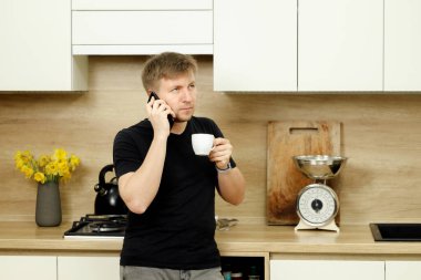 İş yerinde bir adam portresi