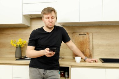 İş yerinde bir adam portresi