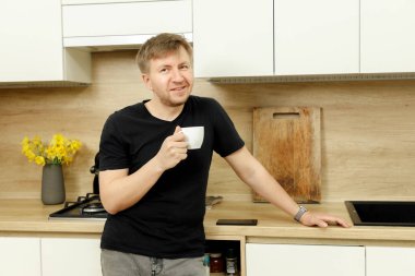 İş yerinde bir adam portresi