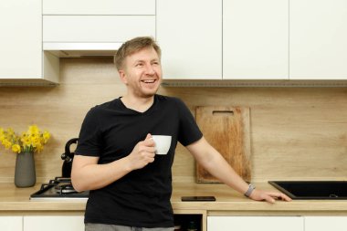 İş yerinde bir adam portresi