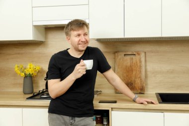 İş yerinde bir adam portresi