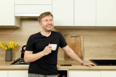 İş yerinde bir adam portresi