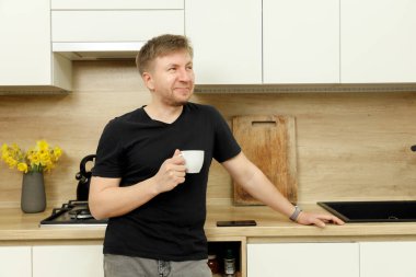 İş yerinde bir adam portresi