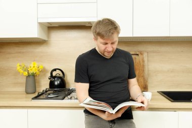 İş yerinde bir adam portresi