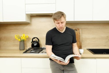 İş yerinde bir adam portresi