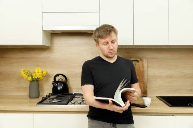 İş yerinde bir adam portresi