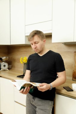 İş yerinde bir adam portresi