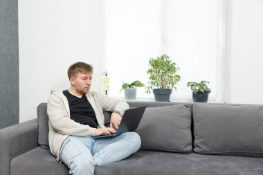 İş yerinde bir adam portresi