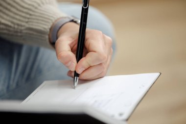 İş yerinde bir adam portresi