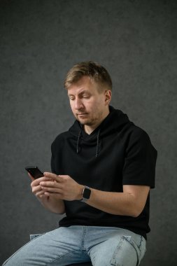 İş yerinde bir adam portresi