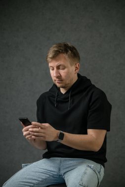 İş yerinde bir adam portresi