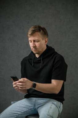 İş yerinde bir adam portresi