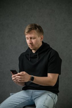 İş yerinde bir adam portresi