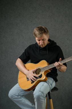 İş yerinde bir adam portresi