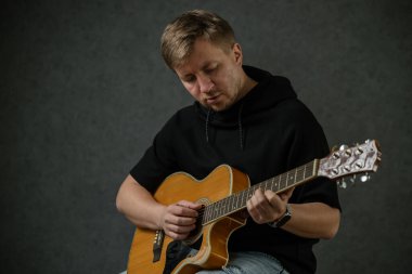 İş yerinde bir adam portresi