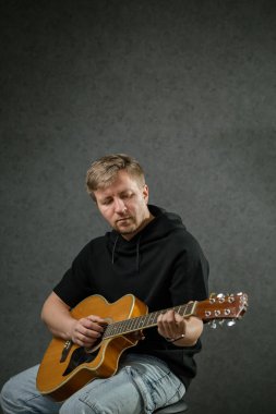 İş yerinde bir adam portresi