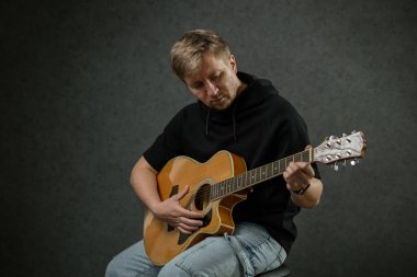 İş yerinde bir adam portresi