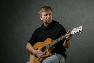 İş yerinde bir adam portresi