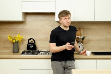 İş yerinde bir adam portresi